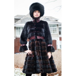MANTEAU en fourrure de vison avec cuir imprimé