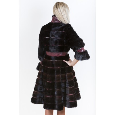 MANTEAU en fourrure de vison avec cuir imprimé