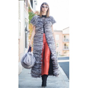 Veste en fourrure de renard argenté avec bandes...