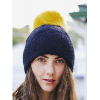 Chapeau avec pompon de fourrure de renard jaune