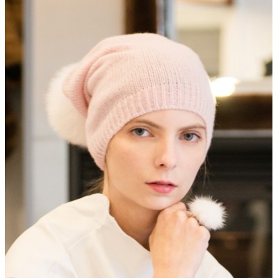 Chapeau avec pompon de fourrure de renard blanc