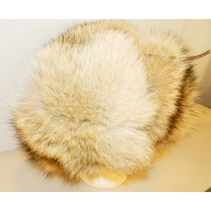 CHAPEAU en fourrure de coyote CHAPEAU en fourrure de coyote