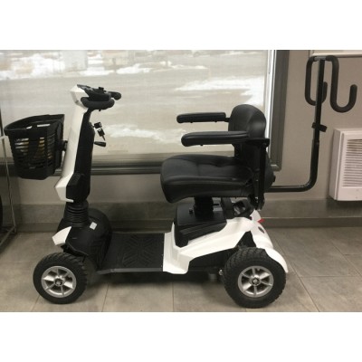 Support à marchette pour quadriporteur