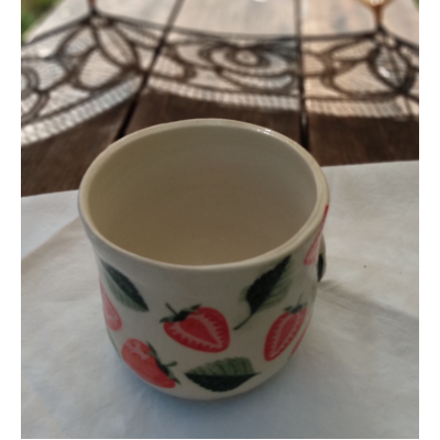 Gobelet motif Fraises PRÉ-COMMANDE
