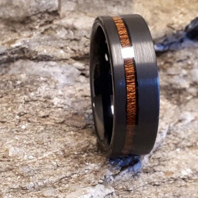 Bague Tungstène , et bois de Koa