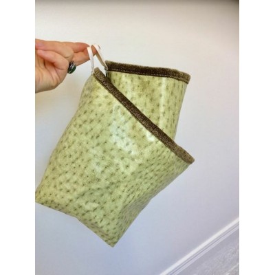Panier de tissu vert mousse