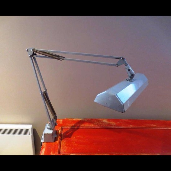 Lampe de table à dessin