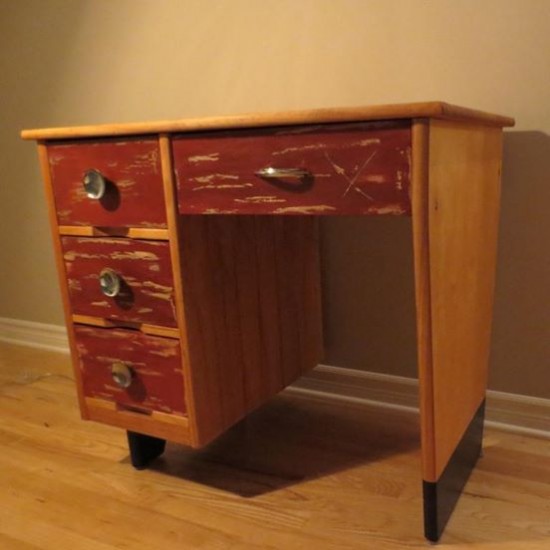 Petit bureau en bois