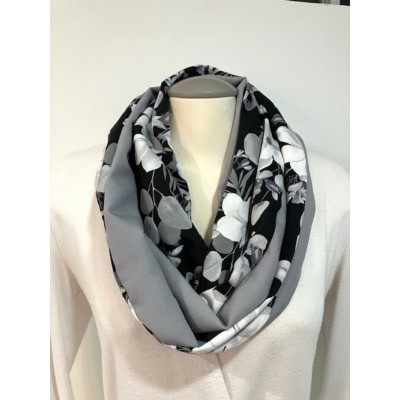 Foulard - fleurs blanches et grises