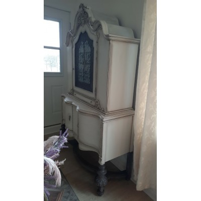 ARMOIRE ANTIQUE