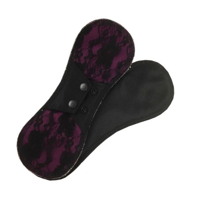 Serviettes hygiéniques lavables - Dentelle mauve - Prête à partir