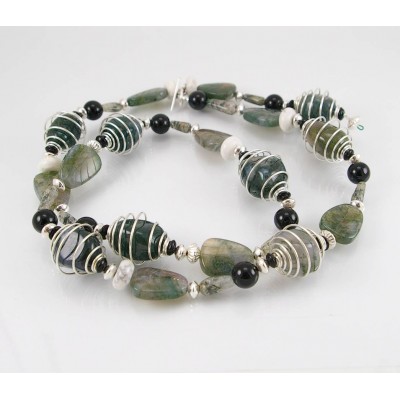 Collier jaspe Brecciated agate noire et agate Moss