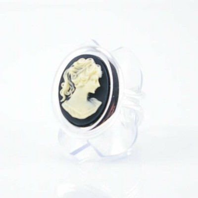 Bague fini argent avec camée noir et ivoire