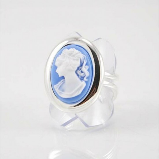 Bague camée blanc sur fond bleu