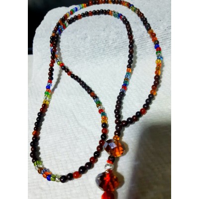 Sautoir jasper et rocaille, tassel rouge et deux grandes boules de cristal 