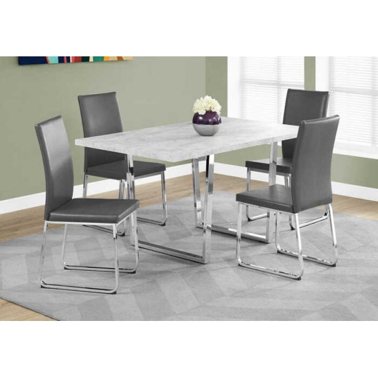 Ensemble table et quatre chaises I1119-I1094-I1094