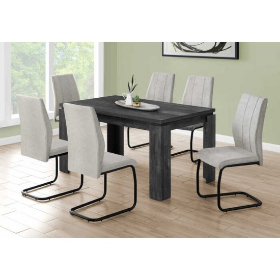 Ensemble table et six chaises I1089-I1113-I1113-I1113