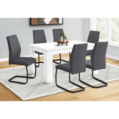 Ensemble table et six chaises...