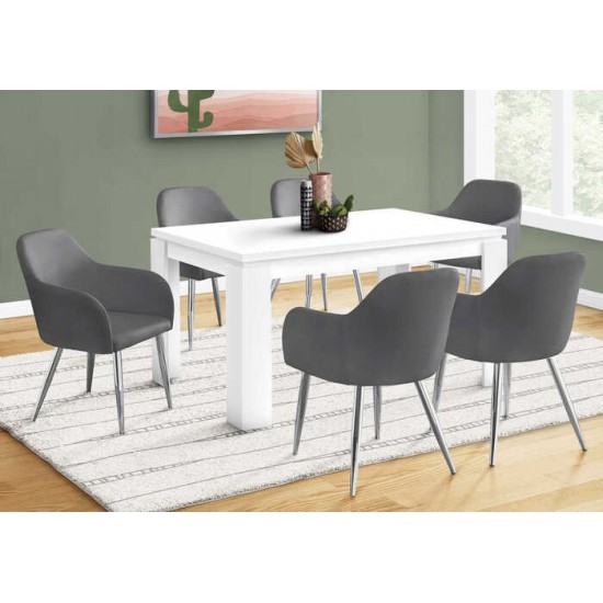 Ensemble table et six chaises I1056-I1192-I1192-I1192