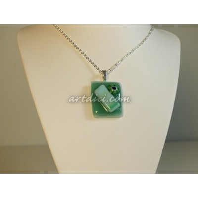 Pendentif vert (avec relief)