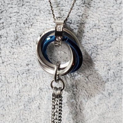 Collier pendentif TROIS ANNEAUX inox bleu