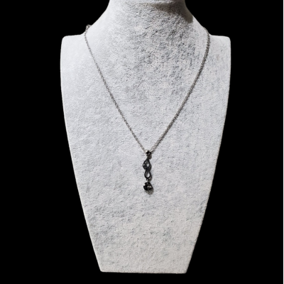 Collier court  INFINI AVEC CRISTAL SWAROVSKI  Charcoal