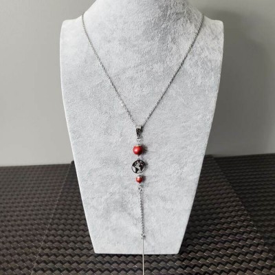 Collier pendentif PLANETE TERRE acier inoxydable perle rouge