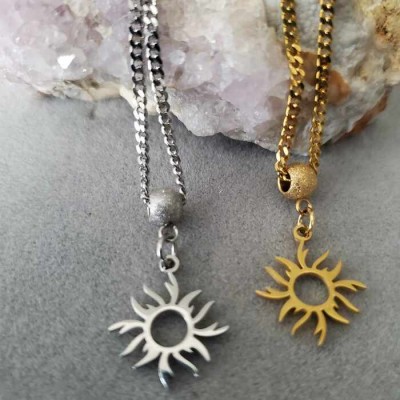 Collier COURT pendentif SOLEIL  acier inoxydable OR