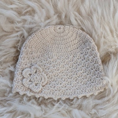 Béret avec fleur