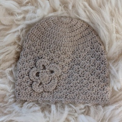 Béret avec fleur