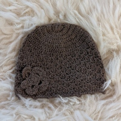 Béret avec fleur
