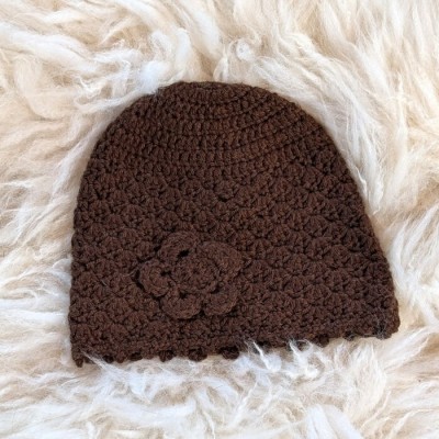 Béret avec fleur