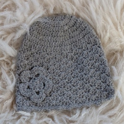 Béret avec fleur