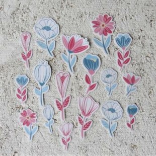 fleurs rose et bleue