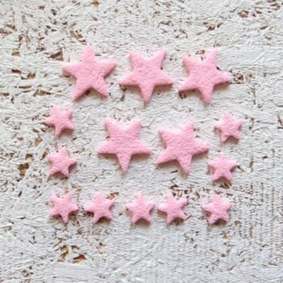 8AO25Fimo- Étoiles rose pâle (texture sable)