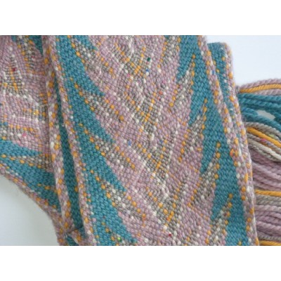 Foulard - Têtes de flèche, flammes, éclairs, bordures