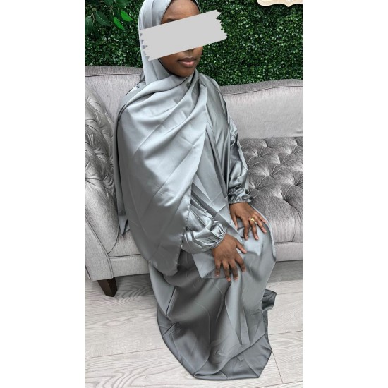 Abaya de prière voile integré gris perle en... Abaya de prière voile integré gris perle en...