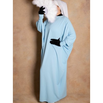 Abaya bleu ciel manches serrées en soie de... Abaya bleu ciel manches serrées en soie de...