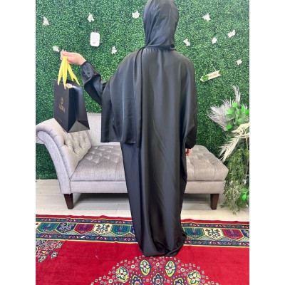 Abaya de prière voile integré noir en soie de medine