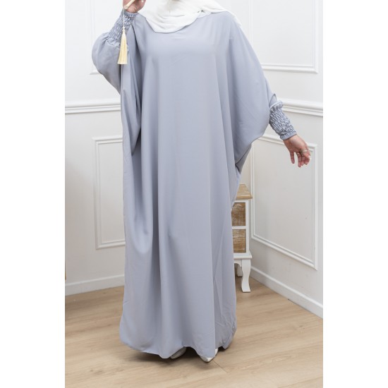 Abaya couleur gris clair manches serrées en soie...