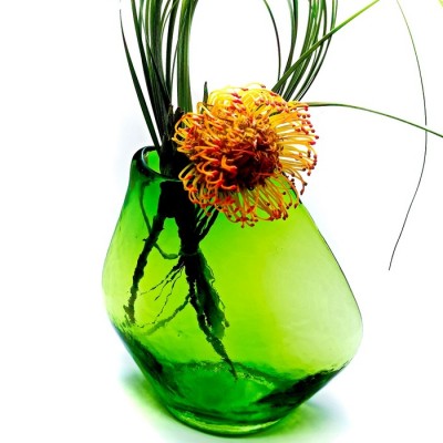 VASE EN VERRE SOUFFLÉ VERT 