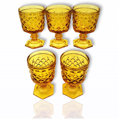 VERRES SUR PIED • AMBER PRESSED GLASS WINE