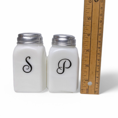 SALIÈRE ET POIVRIÈRE MCKEE VERRE OPAQUE
