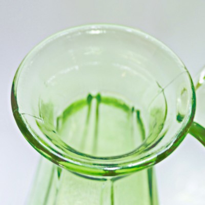 ENSEMBLE DE VASES EN VERRE DÉPRESSION URANIUM