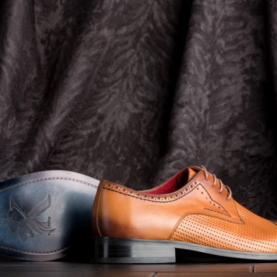 Chaussures classiques derby perforées