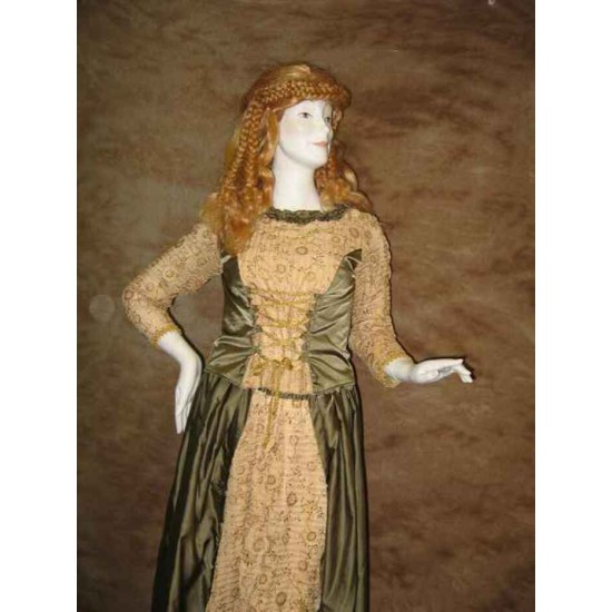 Noblesse en satin vert et or