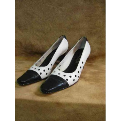 Soulier noir et blanc