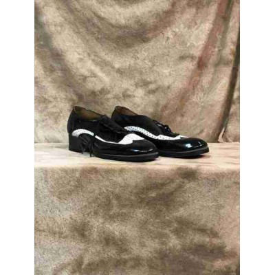 Soulier noir et blanc