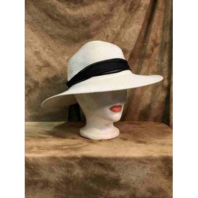Chapeau Blanc et foulard