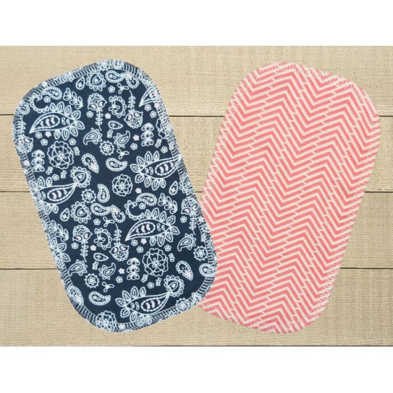 Lingettes hygiéniques: fleurs abstraites revers chevrons roses